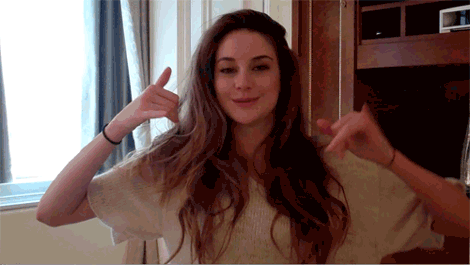 peoplemag: Celeb Quote of the Week #1 “Get in a bath and look at your body and be like, ‘Wow, thank you so much for hosting my mind and my heart’ … Be pregnant with the world.” – Divergent star Shailene Woodley, sharing her best beauty advice, to PEOPLE See more star quotes here! (GIF via giphy)
