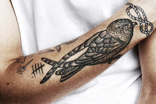 24 of Louis Tomlinson's Best Tattoos - CelebMix