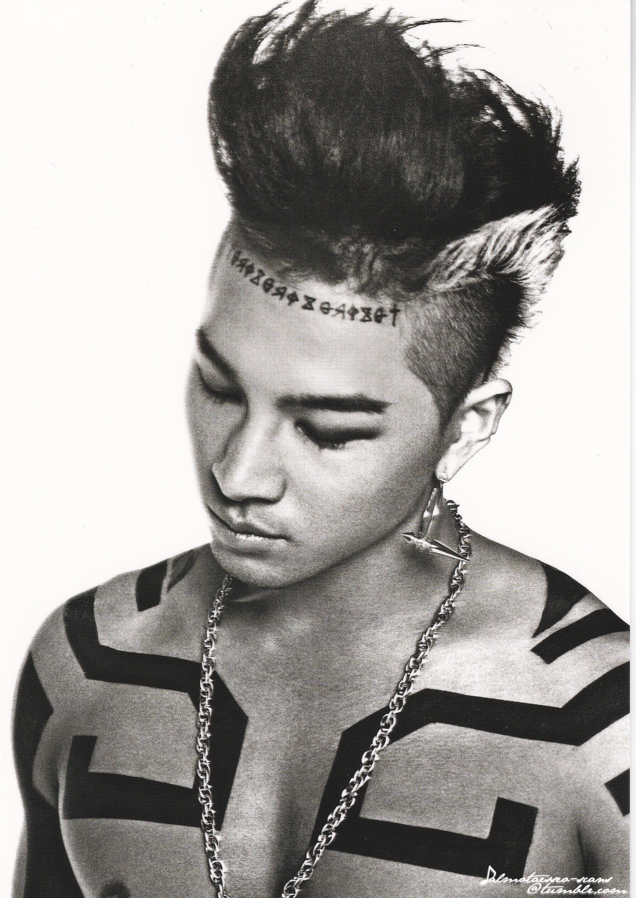 {HQ Scan} TaeYang’s RISE + best collection Vinyl LP photos -6- 
credit&#160;: jalmotaesseo-scans if editing! Do not repost without permission! Do not post to weheartit!
