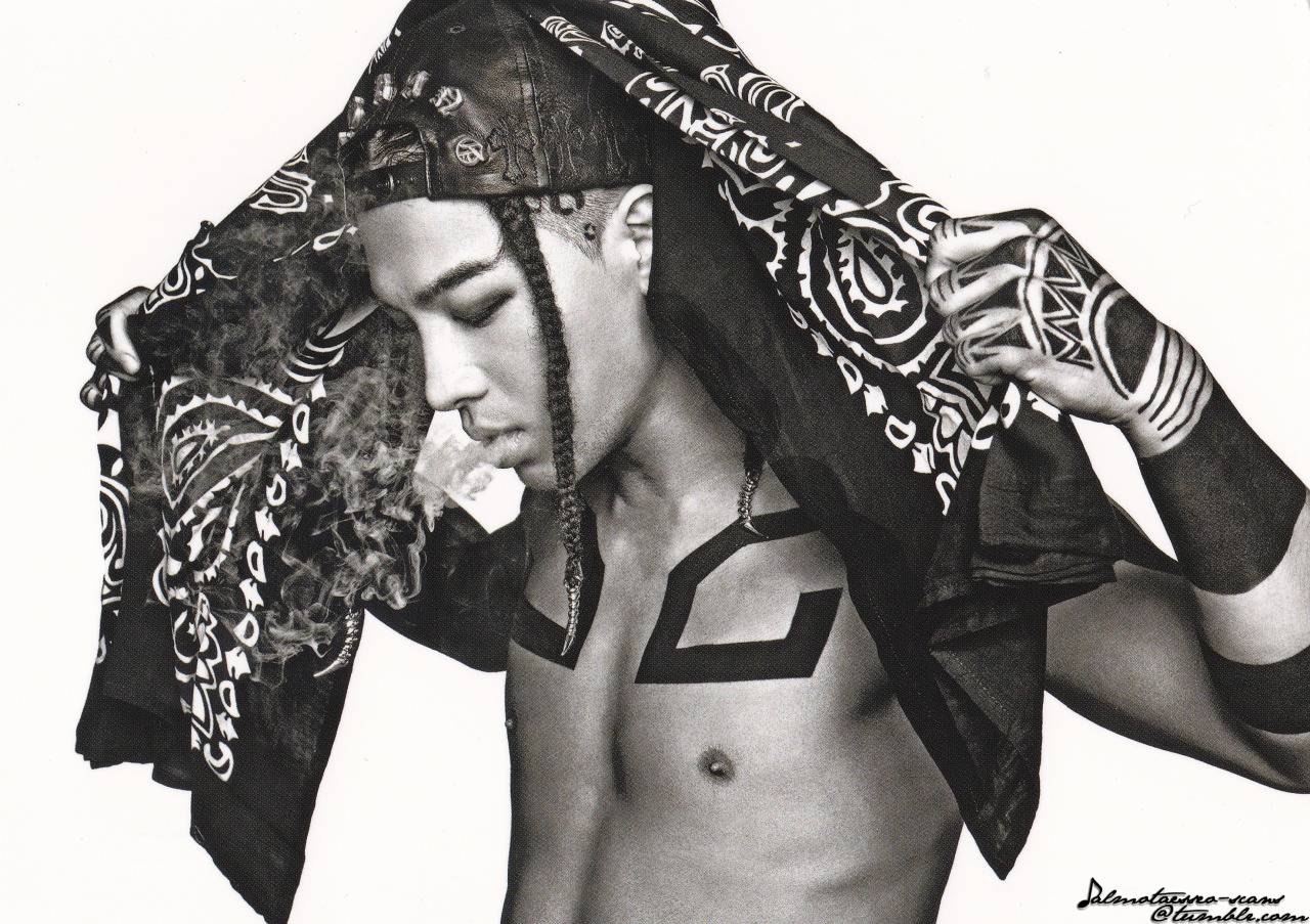 {HQ Scan} TaeYang’s RISE + best collection Vinyl LP photos -20- 

credit&#160;: jalmotaesseo-scans if editing! Do not repost without permission! Do not post to weheartit!
