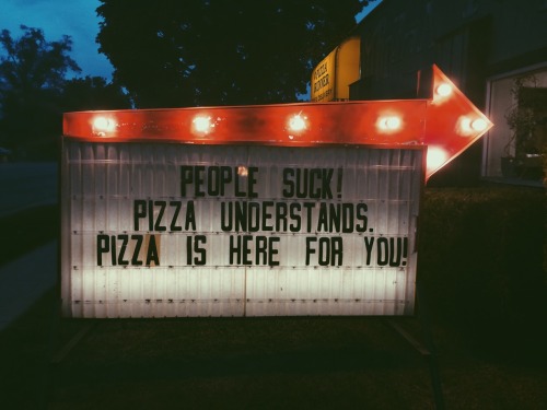 diaryofageekygirl:

I know man. I know.
I <3 Pizza 4eva.

PIZZA is our friend