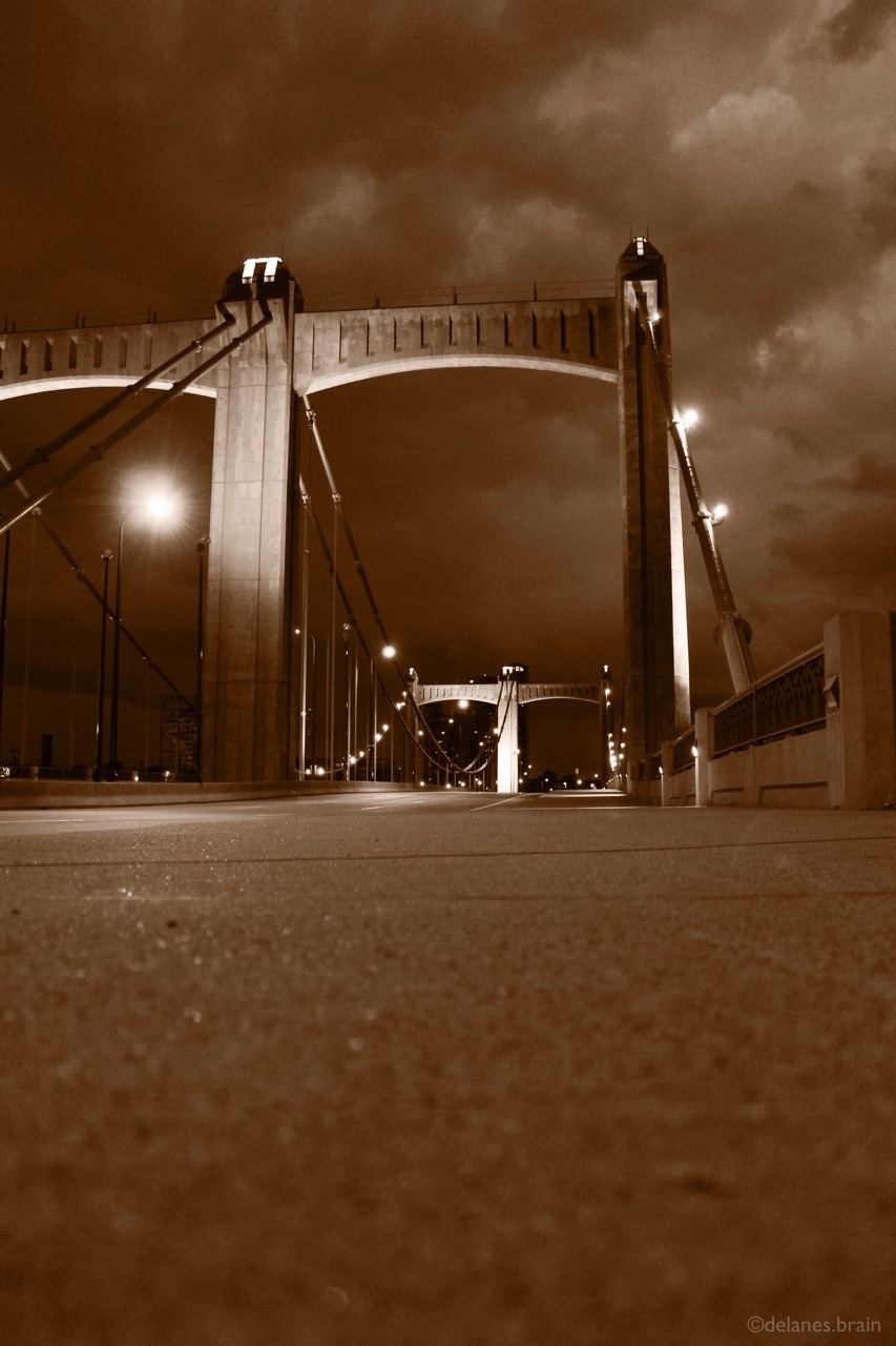 http://stuffaboutminneapolis.tumblr.com/post/96667658969/delanesbrain-the-hennepin-bridge-and-looking