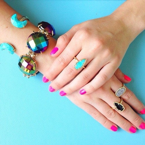 kendra-scott:

from arm parties to dance parties…
