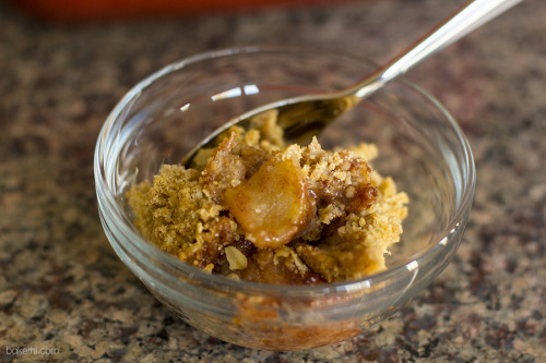 recipe time!apple crisp adapted from chew out loud
so, i love...