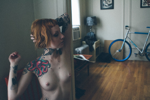 properlynaughty:Roam, JustineCitylife - Daily Ladies