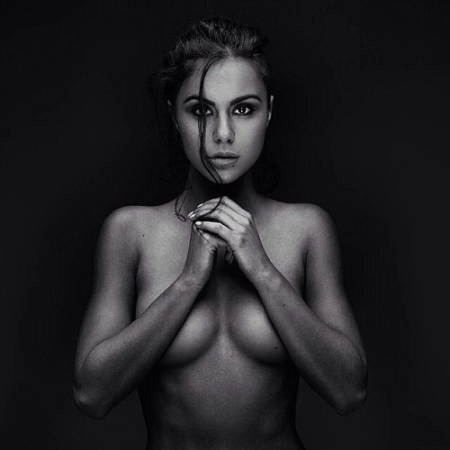 danifrankenstein:From today’s photoshoot with @petercoulson... - Daily Ladies