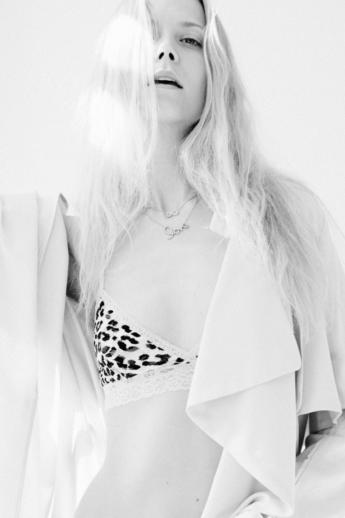 frandominguez:

PHOTOGRAPHY BY FRAN DOMÍNGUEZ // TRINE BJERRING...