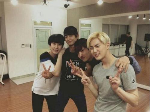 [Photo] Boy&#8217;s Day Practice Room for &#8216;Something&#8217; - Minho (1P)
Photo is probably taken on 11 August.
Source: kikiikyu