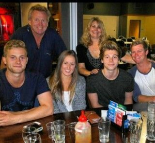 Family photo of the musician famous for 5 Seconds Of Summer.
  