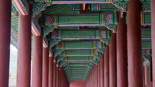 Gyeongbokgung Palace, Seoul, Korea | wewandertoo.tumblr.com