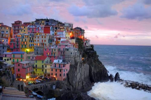 Cinque Terre, Italy
via Robert Crum