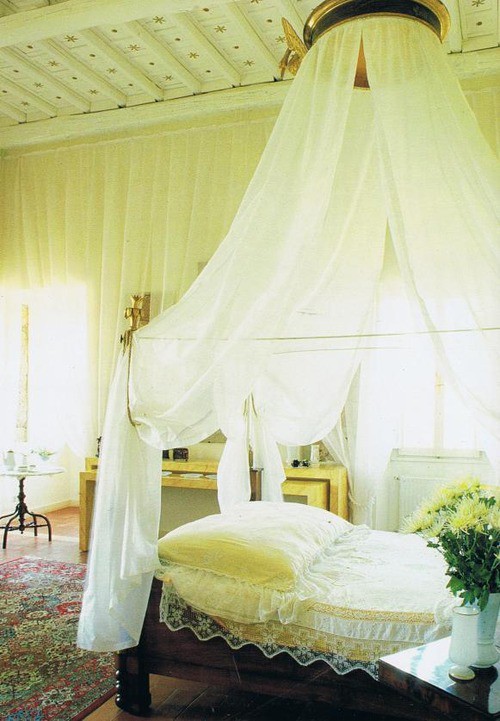 bed canopy on Tumblr
