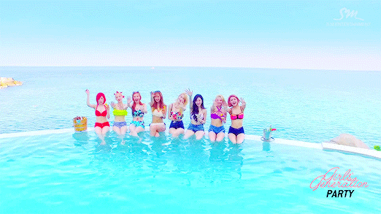 Girls' Generation (SNSD) >>  Album "Holiday Night" Tumblr_nqrmocEpQg1r61yvqo1_540