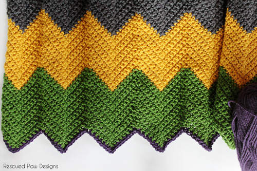 Colorful Chevron Crochet Blanket :: Easy Crochet