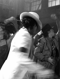 GIF su Michael Jackson. - Pagina 10 Tumblr_mtj0nj3Wdc1rti7f8o2_250