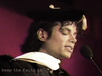 GIF su Michael Jackson. - Pagina 10 Tumblr_ngwezzVJeD1risbllo6_250