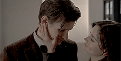 The Doctor♥Clara (Doctor Who) #1 Parce que..."It's a love story" - Page 2 Tumblr_nv3gmktajy1tws7lvo6_r2_250