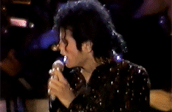 GIF su Michael Jackson. - Pagina 10 Tumblr_nd4135KjPl1r37ly3o2_250