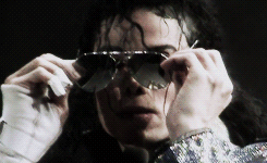 GIF su Michael Jackson. - Pagina 11 Tumblr_mv32h6JCg91rb3goso1_250