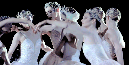 The Royal Ballet’s production of Swan Lake ¨*•♫♪