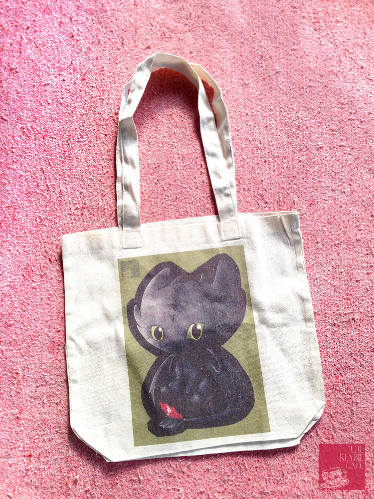 Grab this Toothless tote bag at the Keybie Cafe!