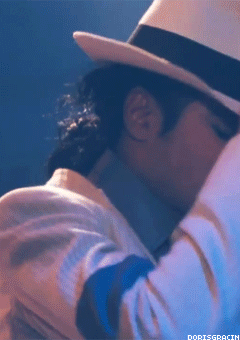 GIF su Michael Jackson. - Pagina 10 Tumblr_ng6tekH9Y81tlfyupo1_250