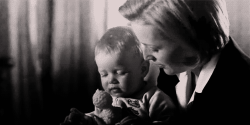 ohwowl0vely: 7x22 - Requiem awwwwwww…Mulder’s reaction kills me every time. Also whenever I watch this I have Scully singing there once was a little baby in my head for days.