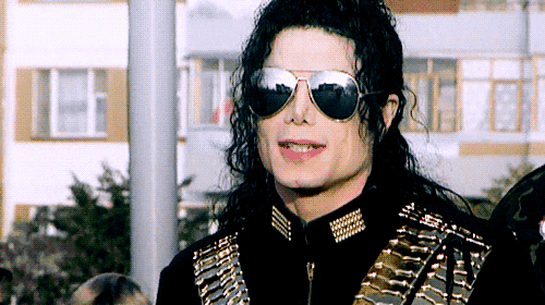 GIF su Michael Jackson. - Pagina 11 Tumblr_lu992infui1qbw910o2_500
