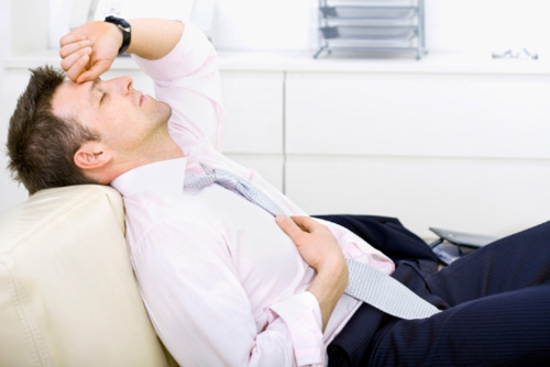 Stress lâu ngày kéo theo nhiều mệt mỏi và điển hình là mất ngủ