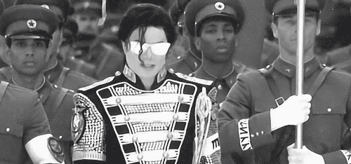 GIF su Michael Jackson. - Pagina 10 Tumblr_m3xopiR5Gq1qauweoo1_500