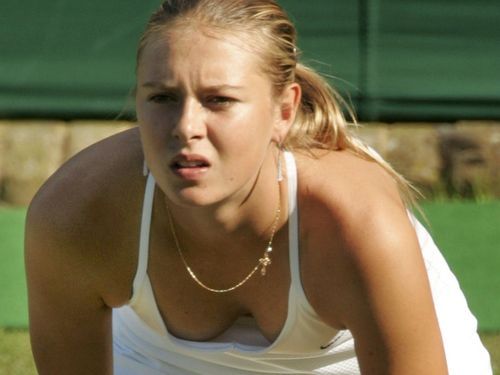 Female tennis players wardrobe malfunction